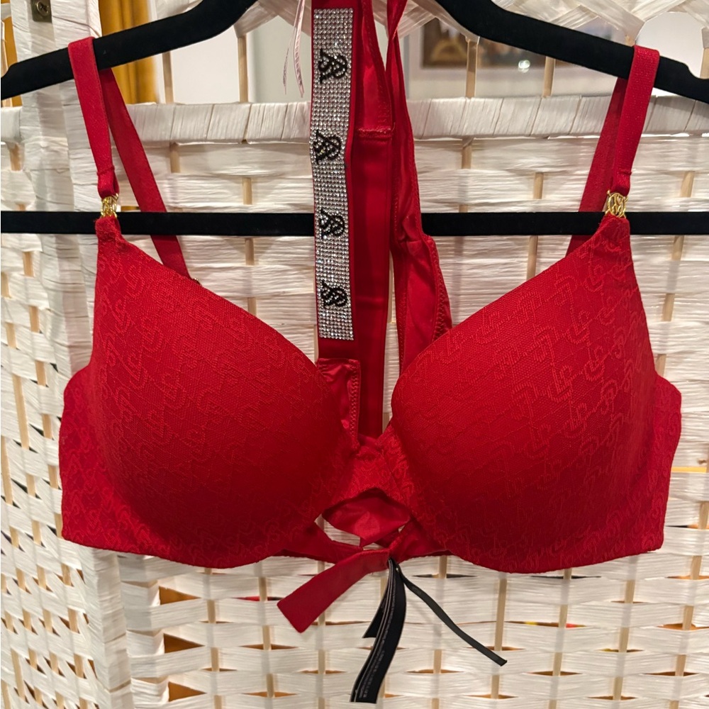 Victoria's Secret Red Lace push-up Bra (36C), matching thong **never worn**
